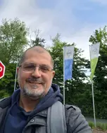 Sedat, Maschinenbediener, am Einsatzort